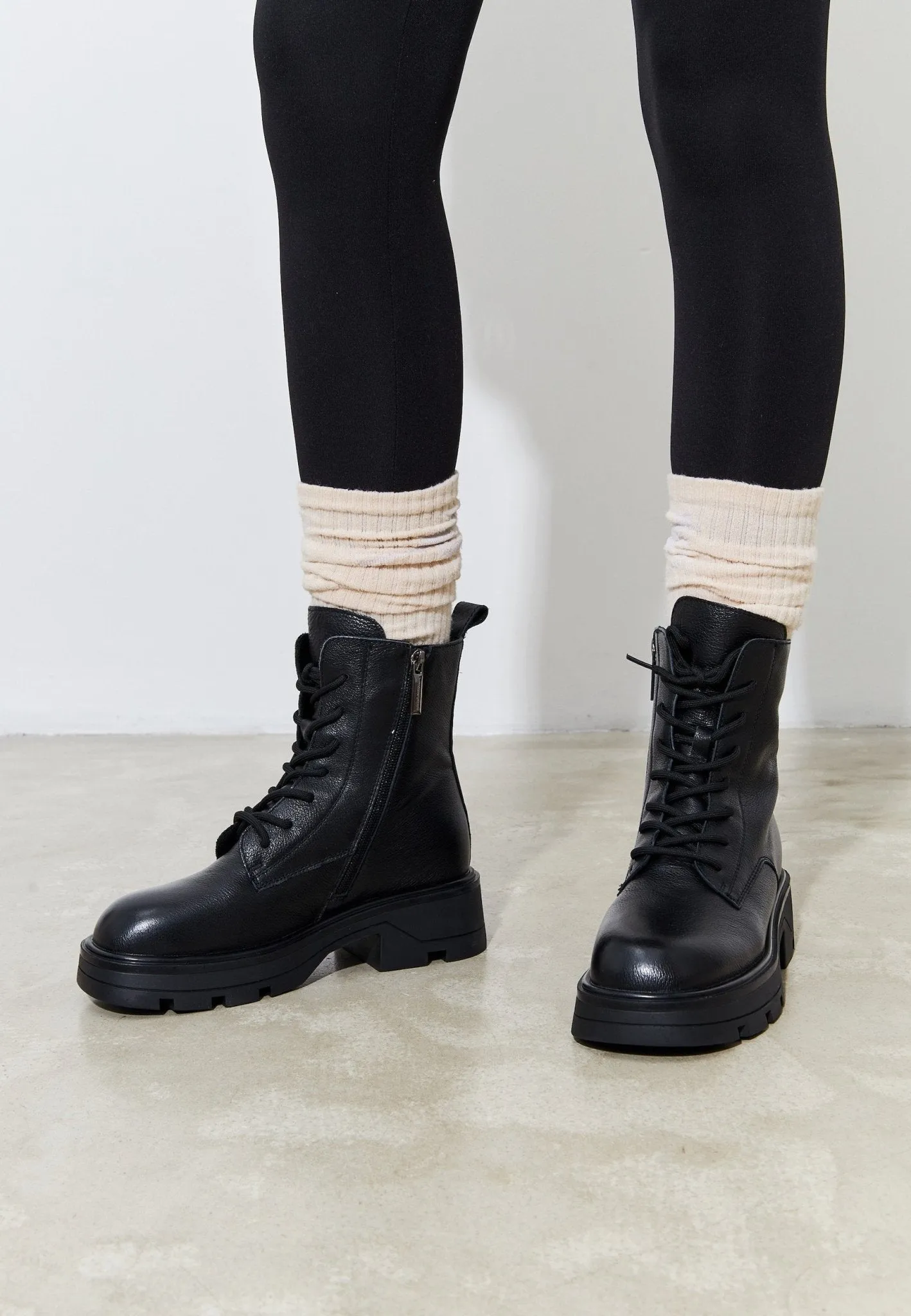 Casual Lace-up Ankle Boots - Black