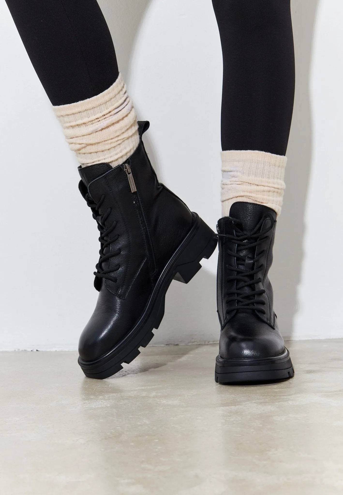 Casual Lace-up Ankle Boots - Black