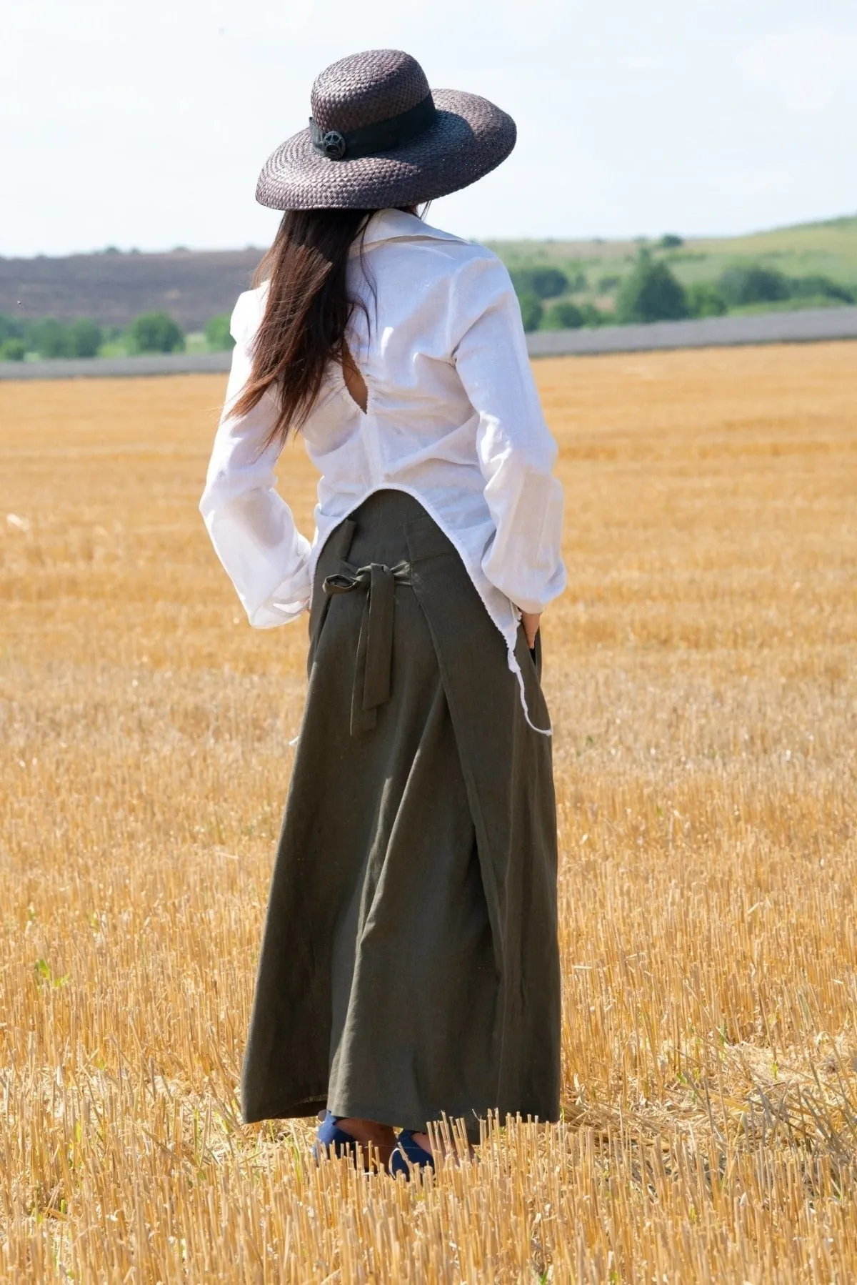 JENNA Linen Shirt with Fashion back and Long sleeves